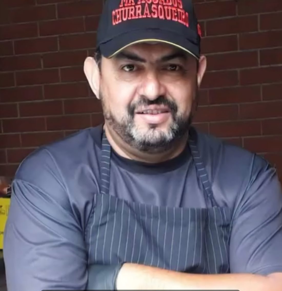 Márcio, churrasqueiro profissional da MR. Assados